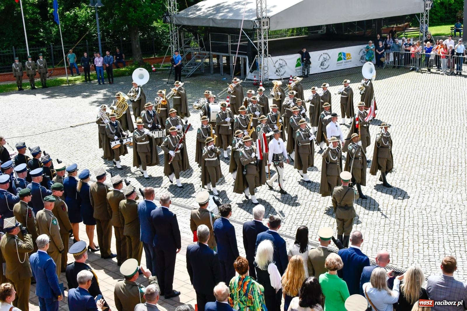 Zdjęcie w galerii na portalu naszraciborz.pl: Śląska Straż Graniczna świętowała na raciborskim zamku [FOTO i WIDEO] wiadomości z regionu