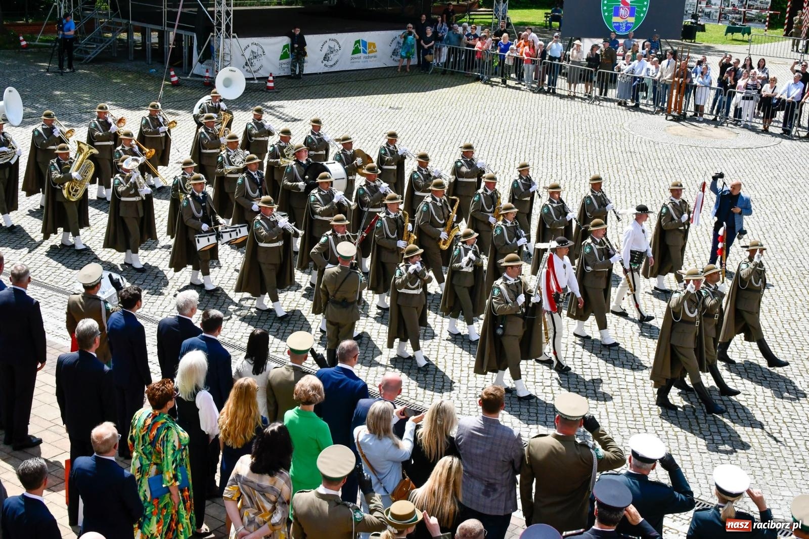 Zdjęcie w galerii na portalu naszraciborz.pl: Śląska Straż Graniczna świętowała na raciborskim zamku [FOTO i WIDEO] wiadomości z regionu