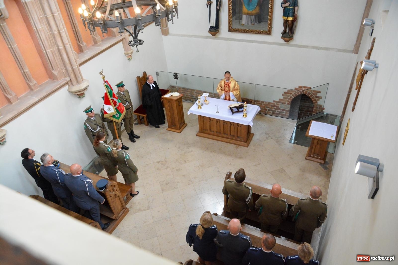 Zdjęcie w galerii na portalu naszraciborz.pl: Śląska Straż Graniczna świętowała na raciborskim zamku [FOTO i WIDEO] wiadomości z regionu