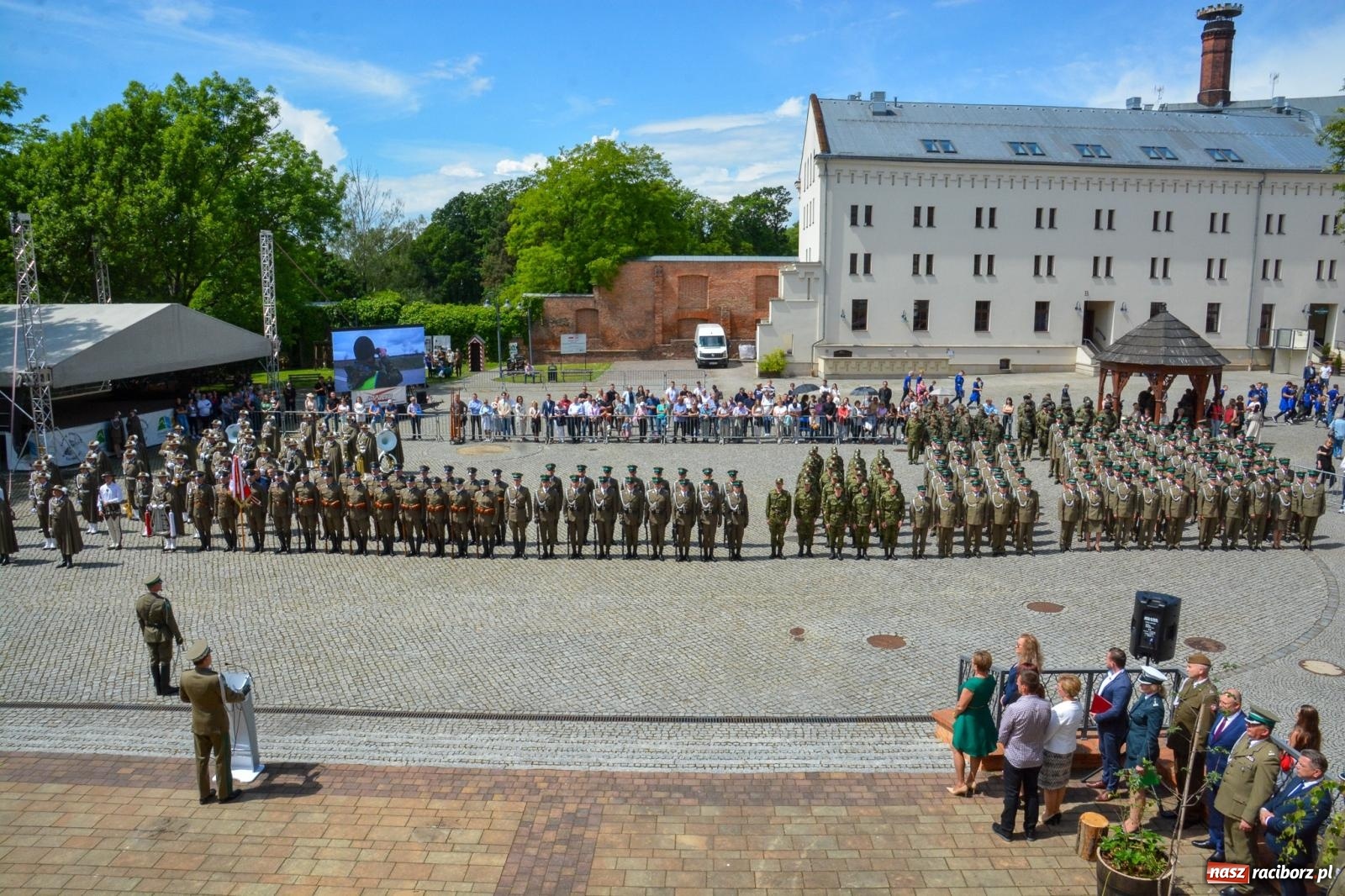Zdjęcie w galerii na portalu naszraciborz.pl: Śląska Straż Graniczna świętowała na raciborskim zamku [FOTO i WIDEO] wiadomości z regionu