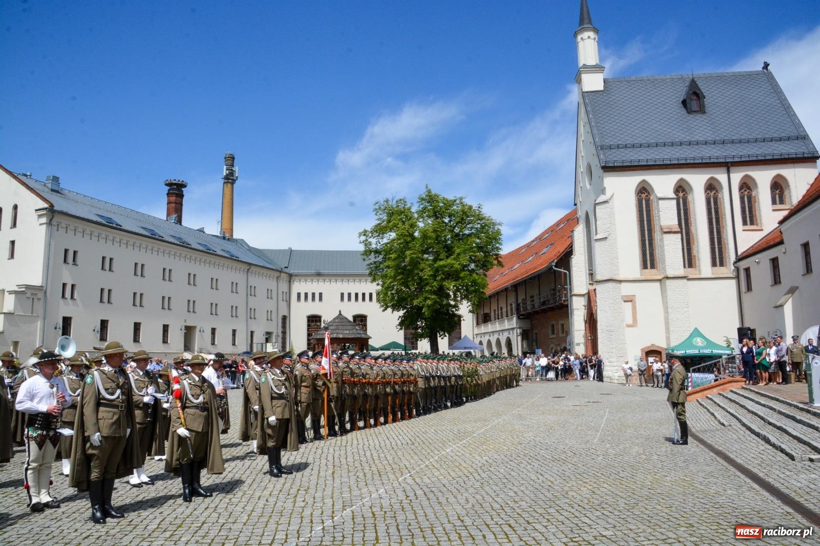 Zdjęcie w galerii na portalu naszraciborz.pl: Śląska Straż Graniczna świętowała na raciborskim zamku [FOTO i WIDEO] wiadomości z regionu