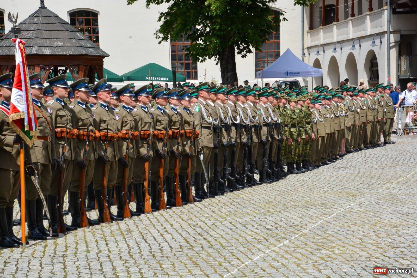 Zdjęcie w galerii na portalu naszraciborz.pl: Śląska Straż Graniczna świętowała na raciborskim zamku [FOTO i WIDEO] wiadomości z regionu