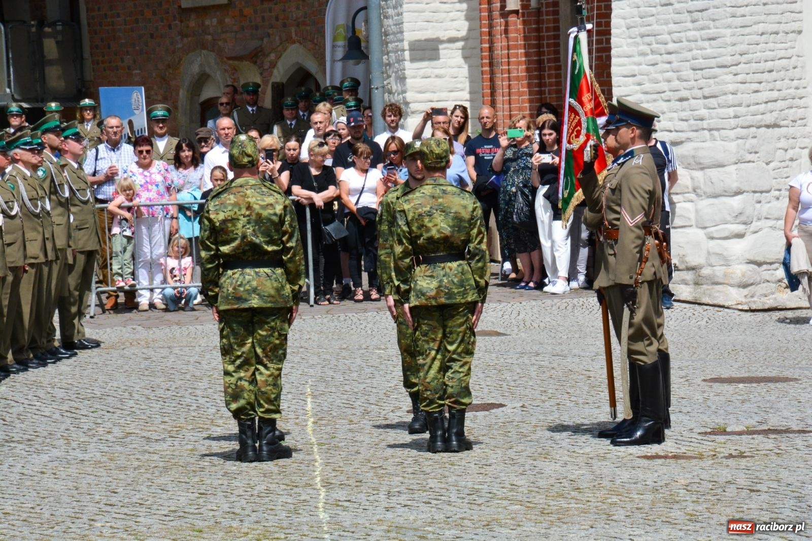 Zdjęcie w galerii na portalu naszraciborz.pl: Śląska Straż Graniczna świętowała na raciborskim zamku [FOTO i WIDEO] wiadomości z regionu
