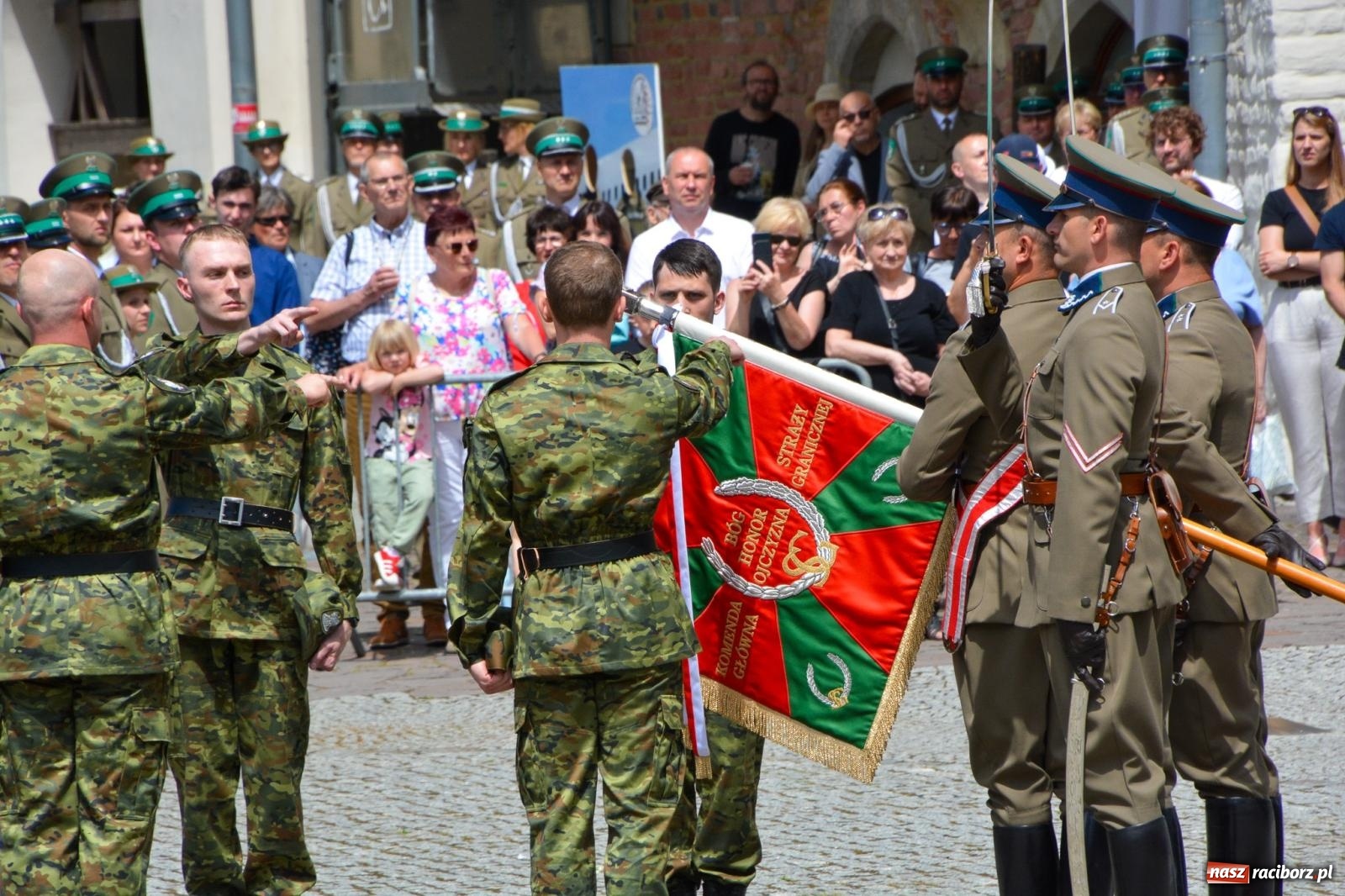 Zdjęcie w galerii na portalu naszraciborz.pl: Śląska Straż Graniczna świętowała na raciborskim zamku [FOTO i WIDEO] wiadomości z regionu