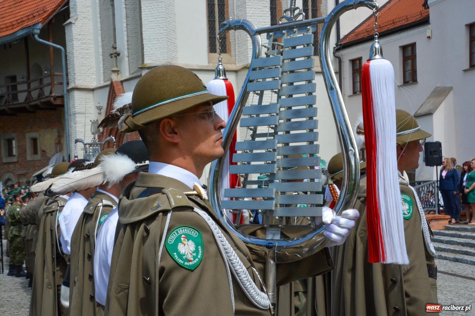 Zdjęcie w galerii na portalu naszraciborz.pl: Śląska Straż Graniczna świętowała na raciborskim zamku [FOTO i WIDEO] wiadomości z regionu