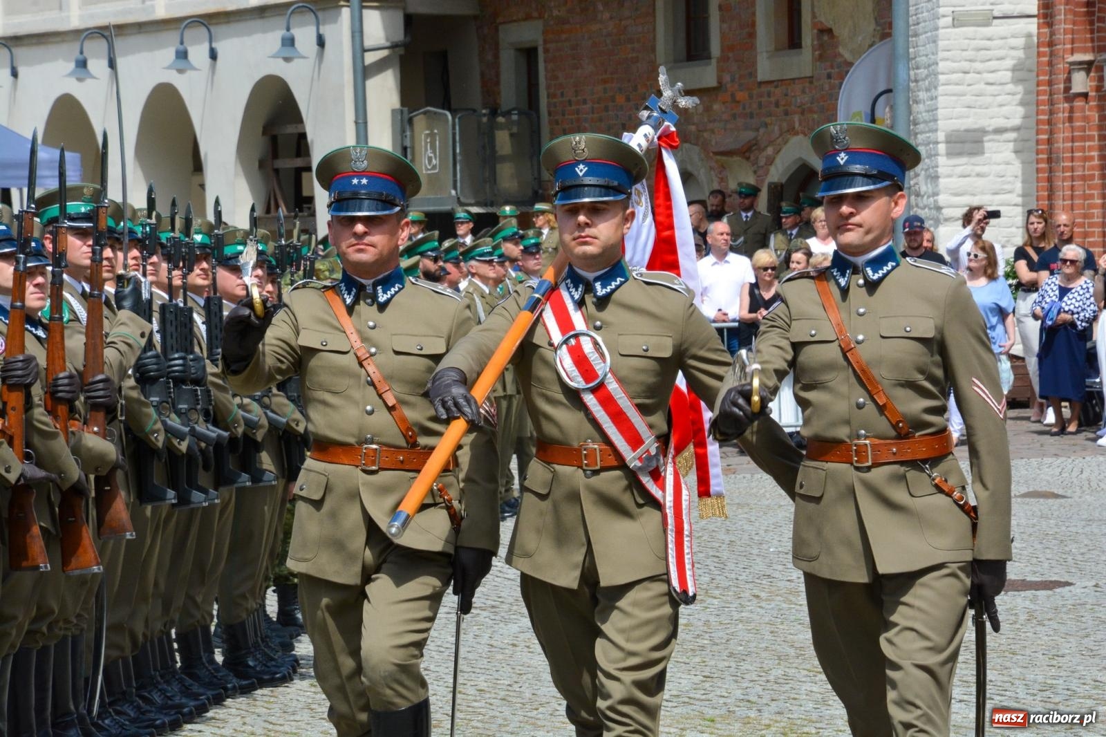 Zdjęcie w galerii na portalu naszraciborz.pl: Śląska Straż Graniczna świętowała na raciborskim zamku [FOTO i WIDEO] wiadomości z regionu