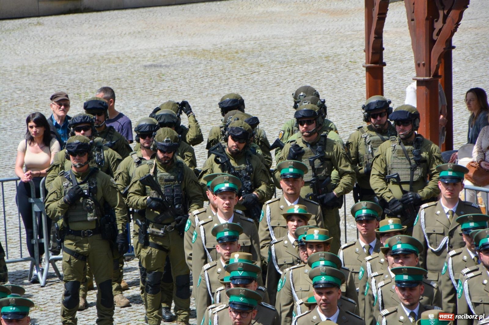 Zdjęcie w galerii na portalu naszraciborz.pl: Śląska Straż Graniczna świętowała na raciborskim zamku [FOTO i WIDEO] wiadomości z regionu