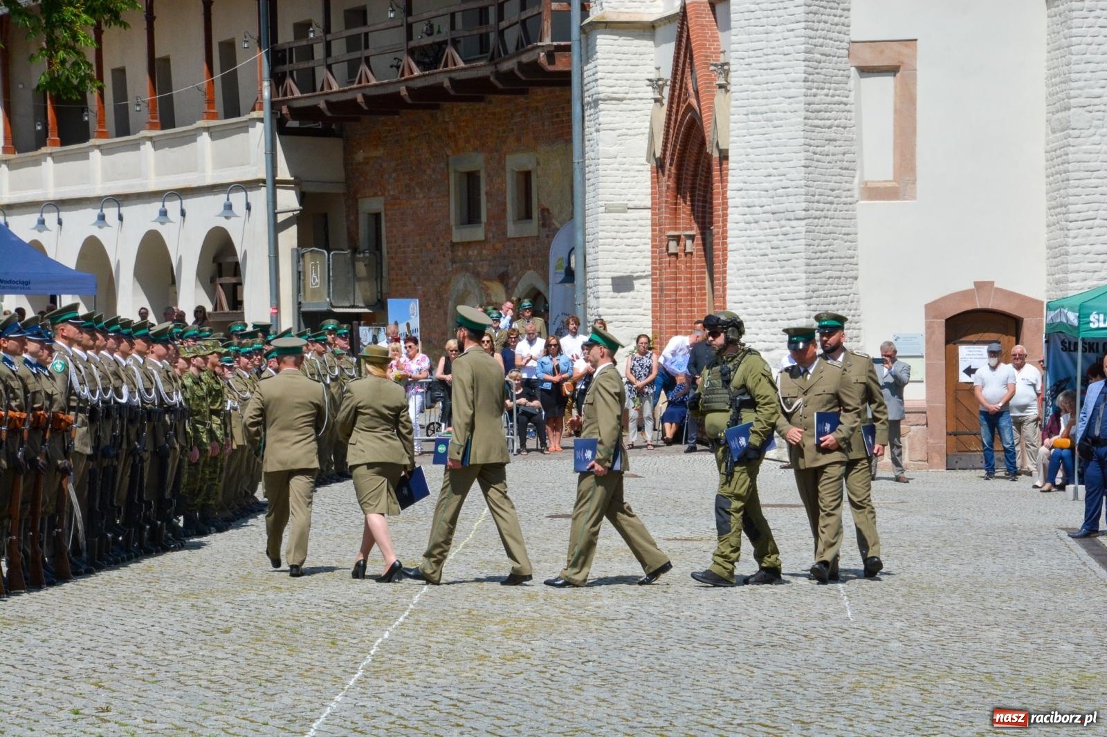 Zdjęcie w galerii na portalu naszraciborz.pl: Śląska Straż Graniczna świętowała na raciborskim zamku [FOTO i WIDEO] wiadomości z regionu