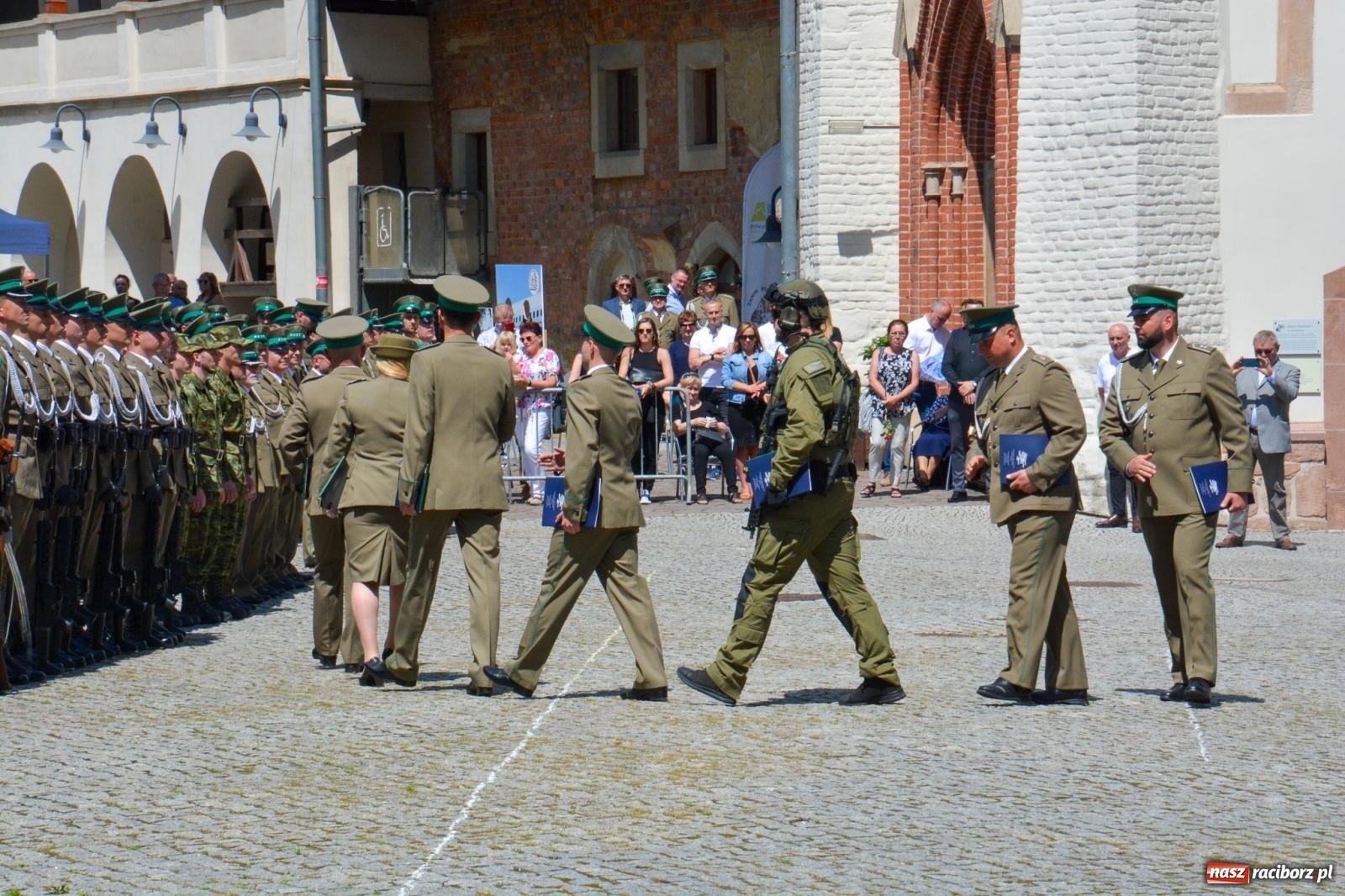 Zdjęcie w galerii na portalu naszraciborz.pl: Śląska Straż Graniczna świętowała na raciborskim zamku [FOTO i WIDEO] wiadomości z regionu