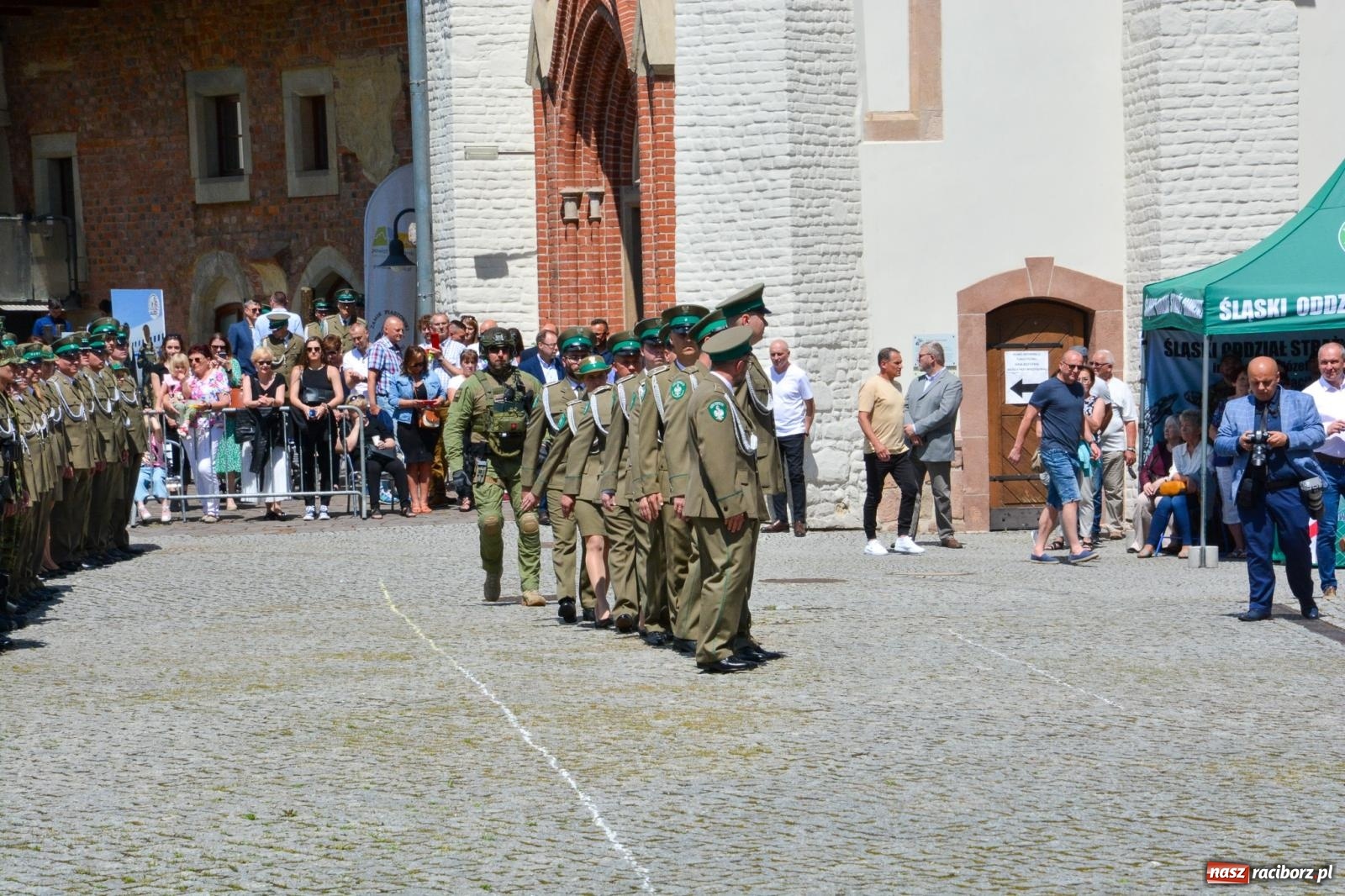Zdjęcie w galerii na portalu naszraciborz.pl: Śląska Straż Graniczna świętowała na raciborskim zamku [FOTO i WIDEO] wiadomości z regionu