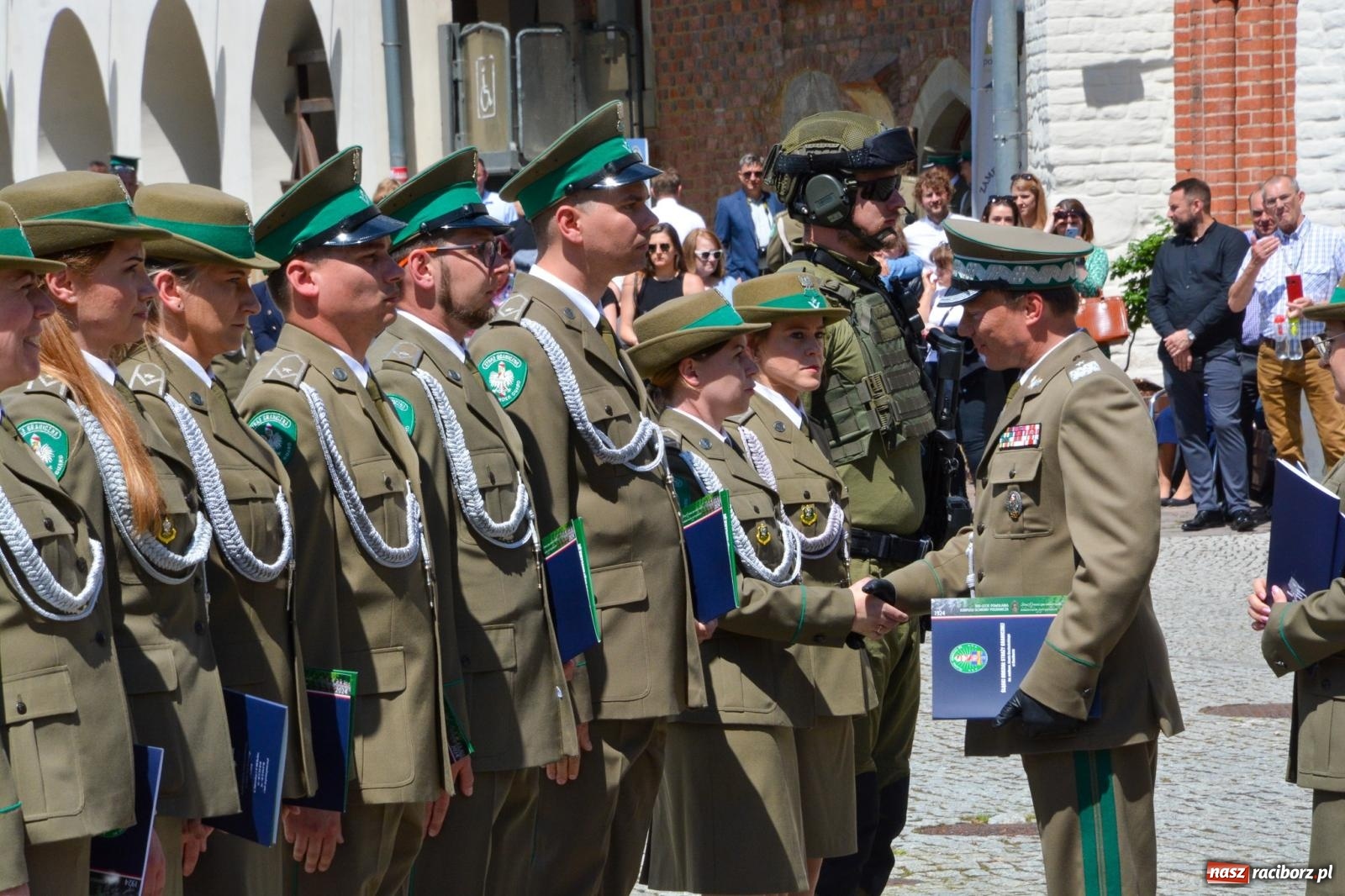 Zdjęcie w galerii na portalu naszraciborz.pl: Śląska Straż Graniczna świętowała na raciborskim zamku [FOTO i WIDEO] wiadomości z regionu