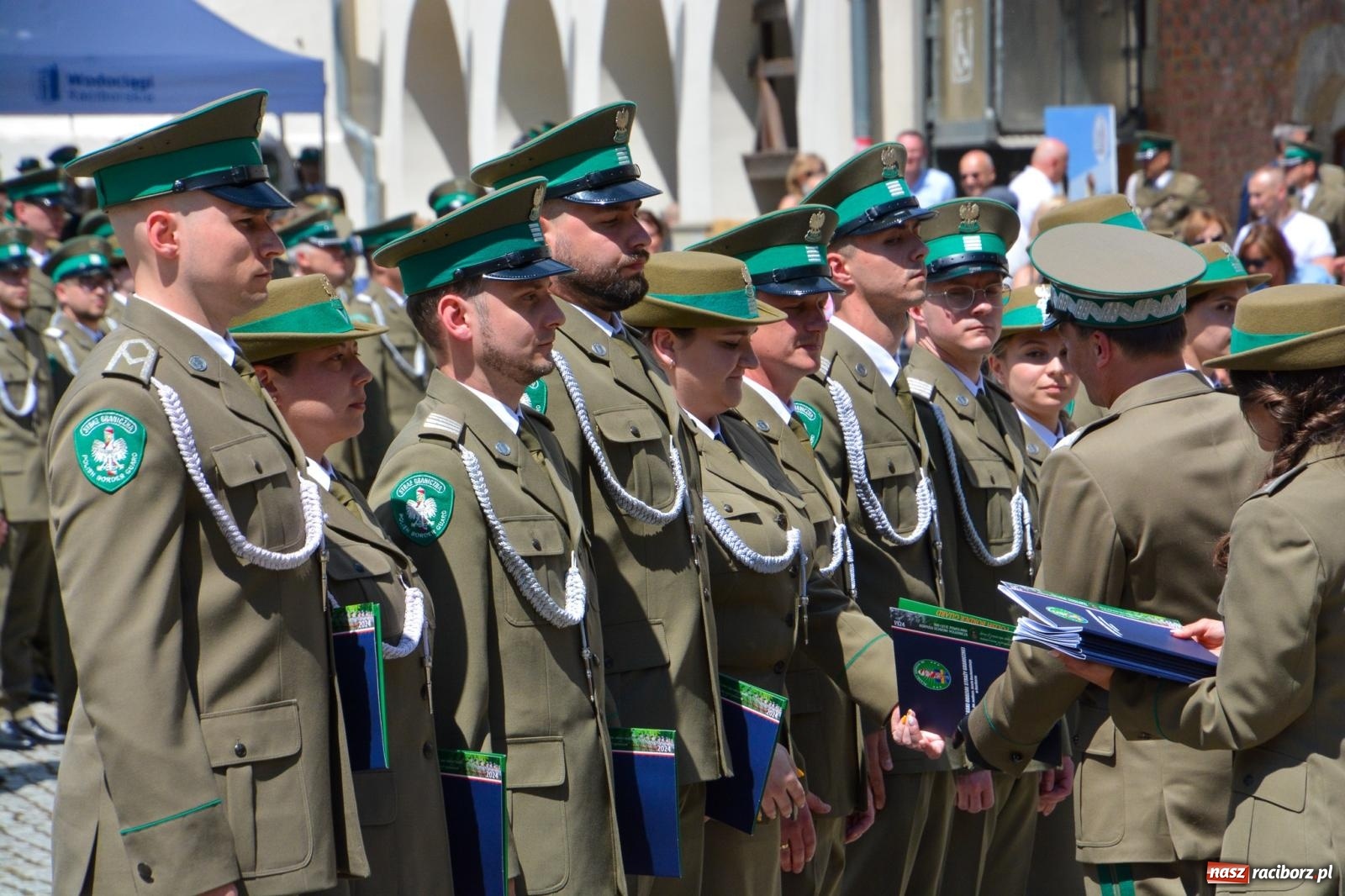 Zdjęcie w galerii na portalu naszraciborz.pl: Śląska Straż Graniczna świętowała na raciborskim zamku [FOTO i WIDEO] wiadomości z regionu