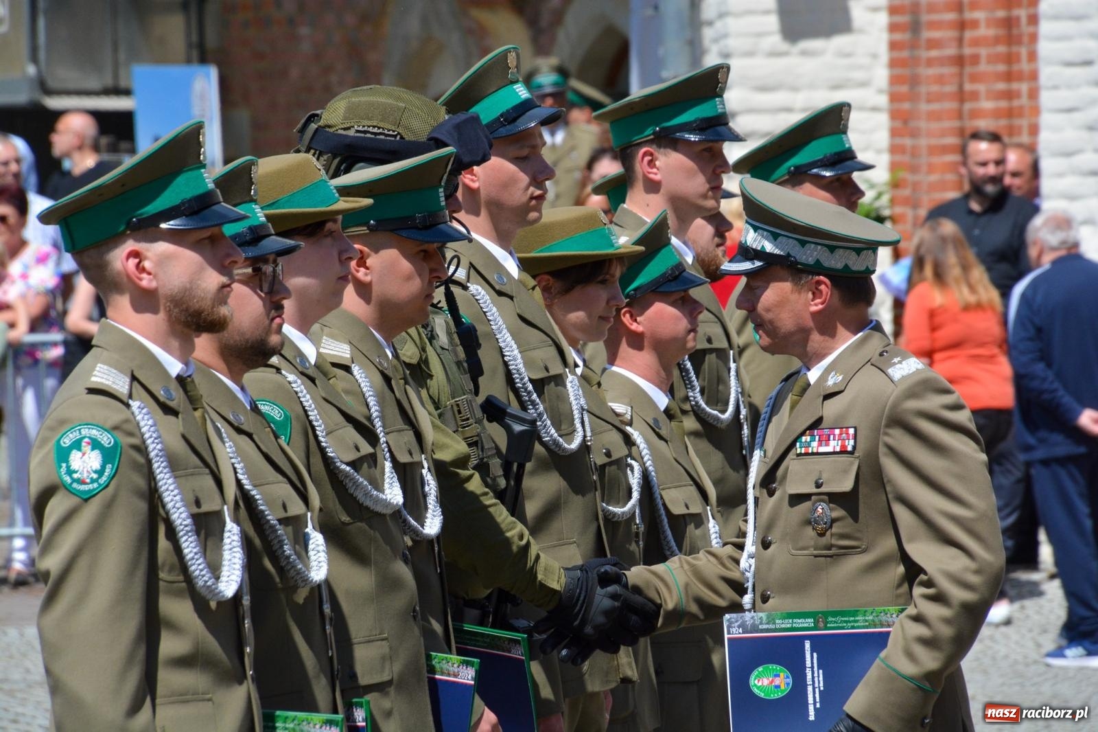 Zdjęcie w galerii na portalu naszraciborz.pl: Śląska Straż Graniczna świętowała na raciborskim zamku [FOTO i WIDEO] wiadomości z regionu