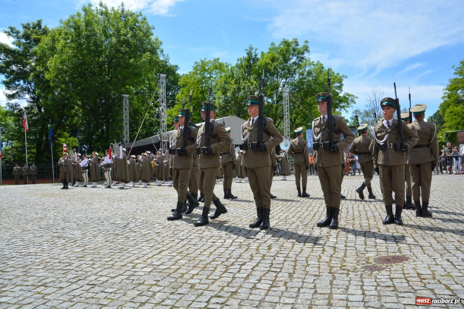 Zdjęcie w galerii na portalu naszraciborz.pl: Śląska Straż Graniczna świętowała na raciborskim zamku [FOTO i WIDEO] wiadomości z regionu