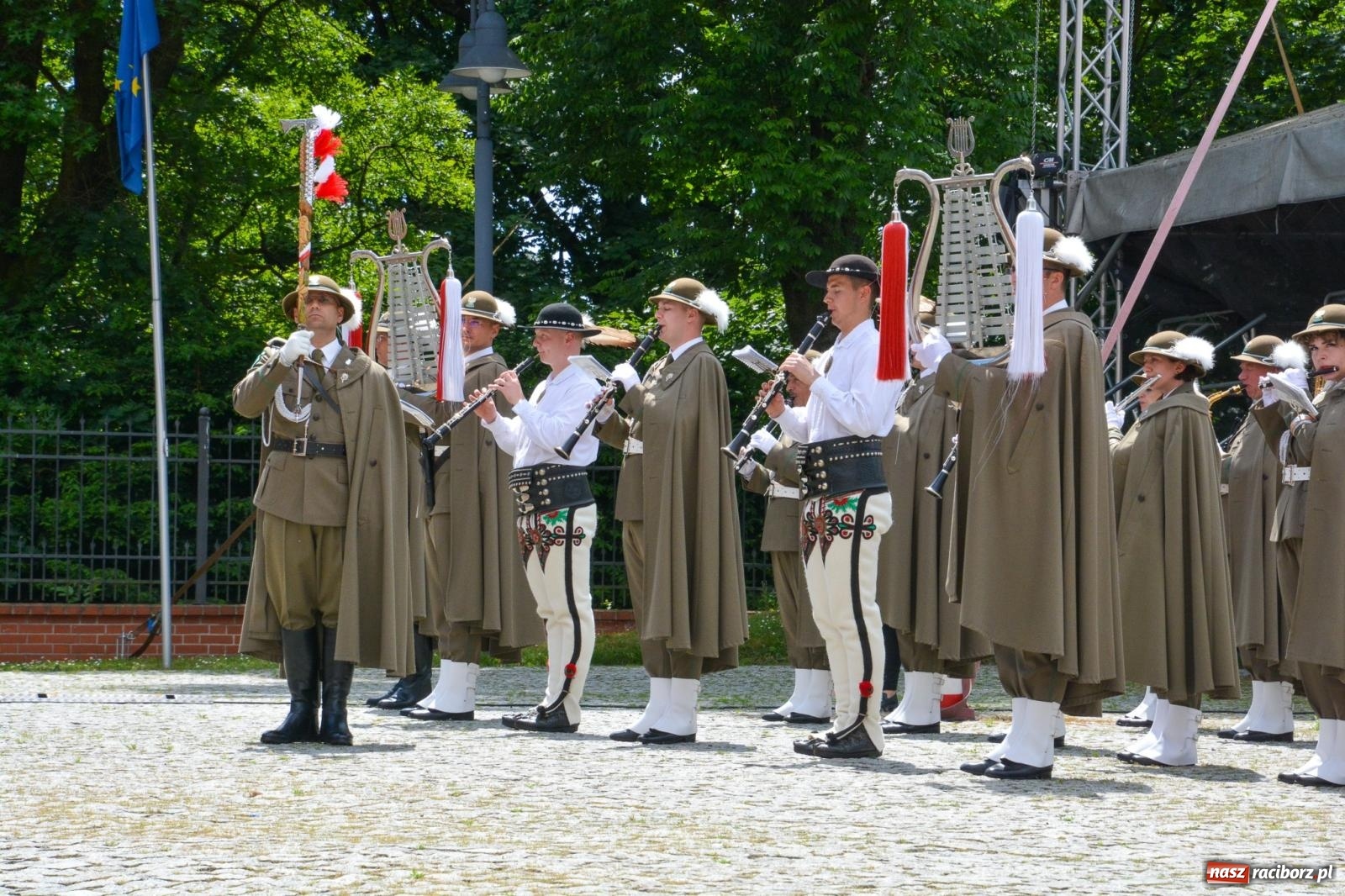 Zdjęcie w galerii na portalu naszraciborz.pl: Śląska Straż Graniczna świętowała na raciborskim zamku [FOTO i WIDEO] wiadomości z regionu