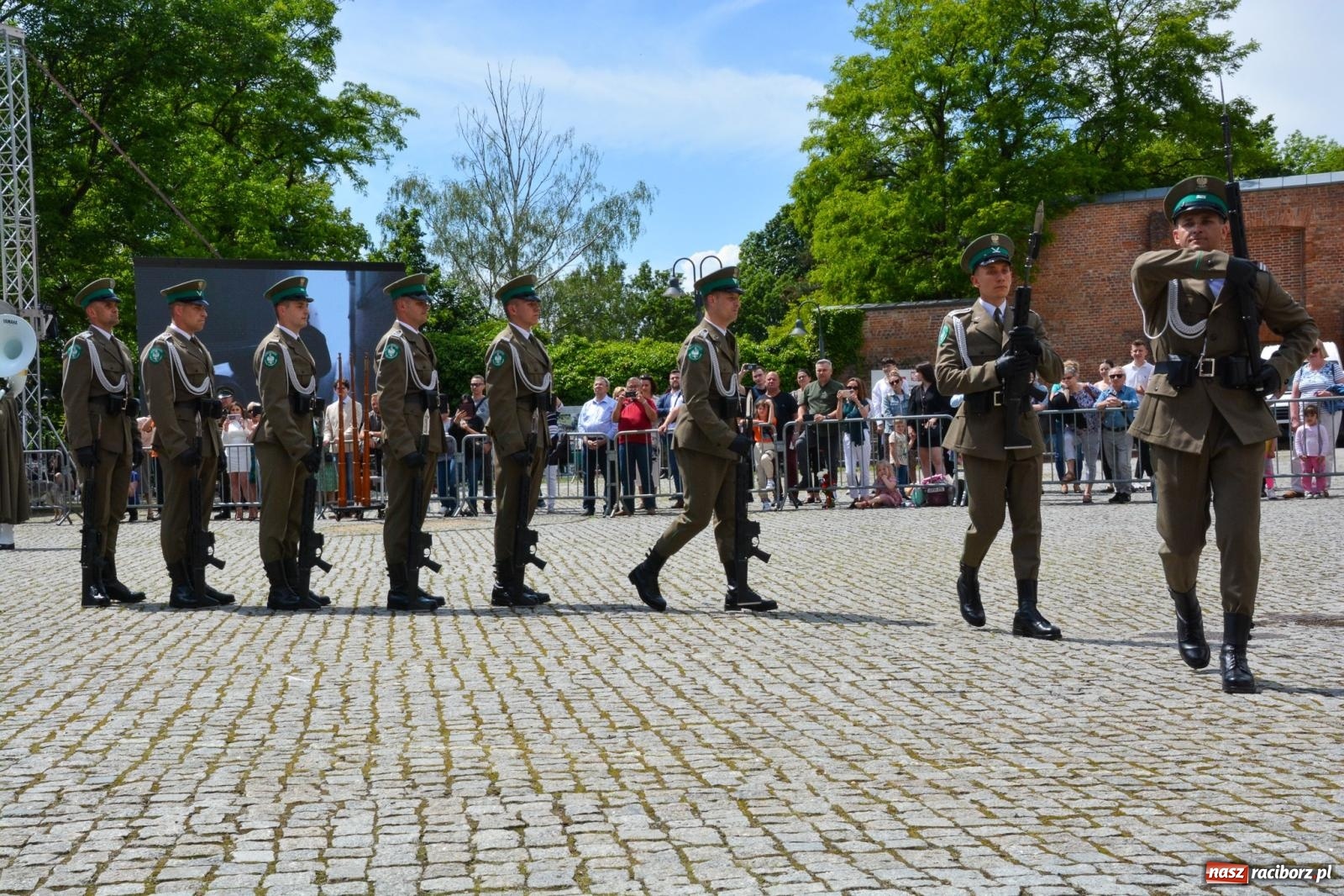 Zdjęcie w galerii na portalu naszraciborz.pl: Śląska Straż Graniczna świętowała na raciborskim zamku [FOTO i WIDEO] wiadomości z regionu