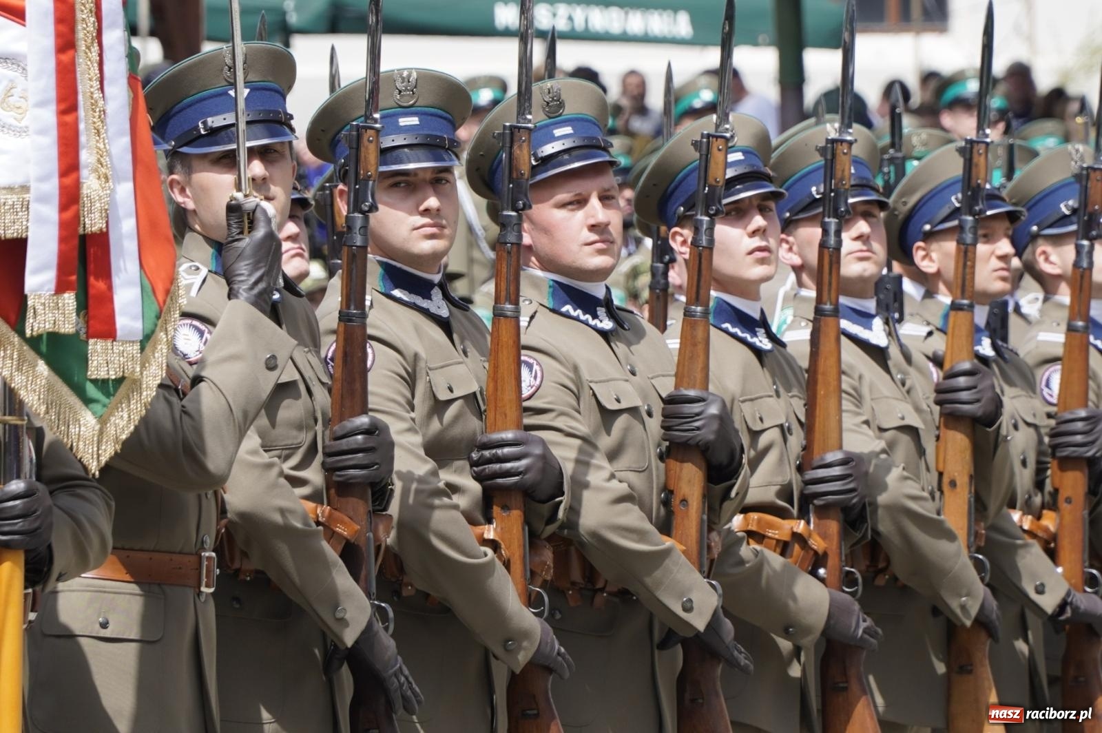 Zdjęcie w galerii na portalu naszraciborz.pl: Śląska Straż Graniczna świętowała na raciborskim zamku [FOTO i WIDEO] wiadomości z regionu