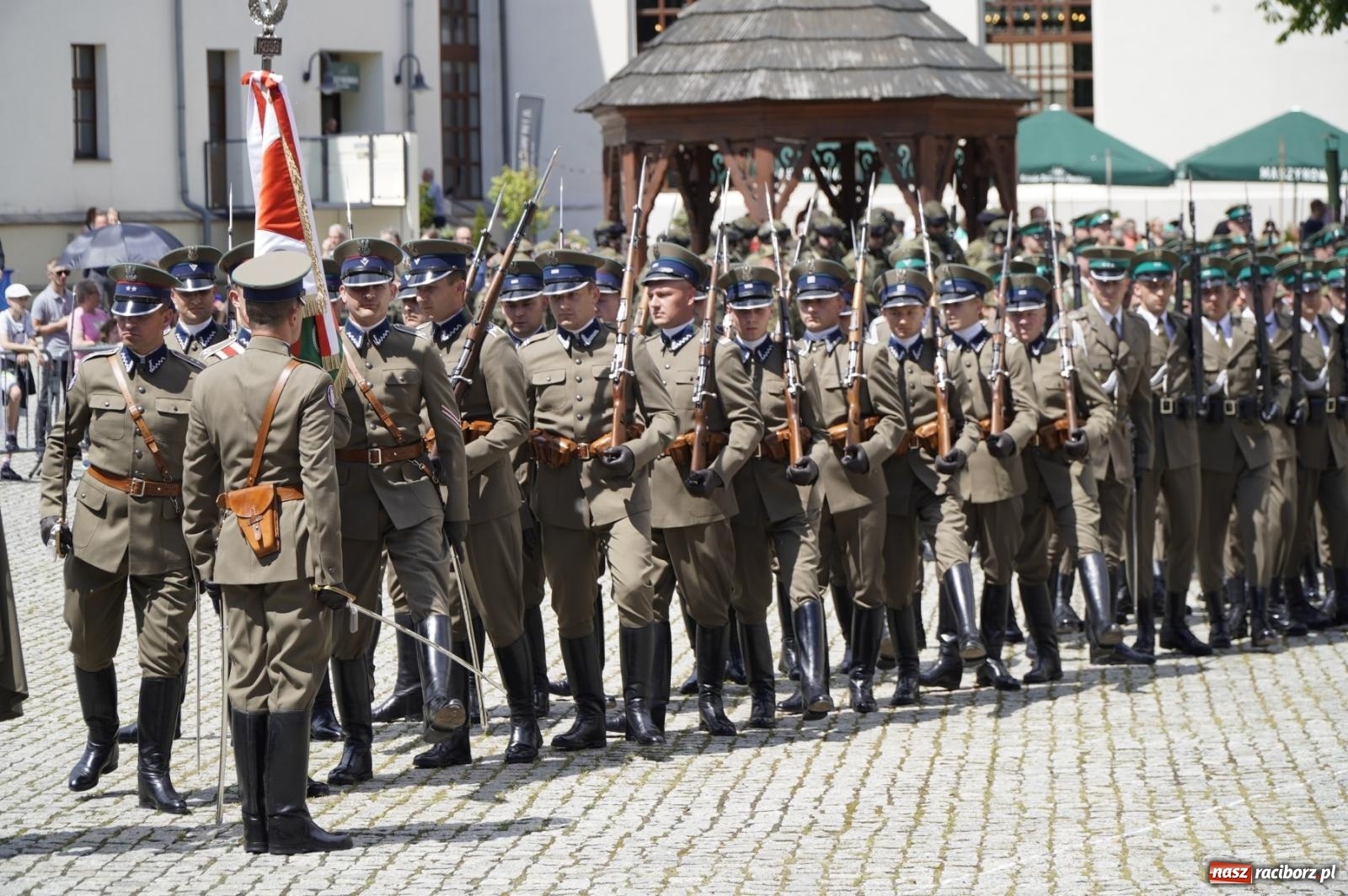 Zdjęcie w galerii na portalu naszraciborz.pl: Śląska Straż Graniczna świętowała na raciborskim zamku [FOTO i WIDEO] wiadomości z regionu