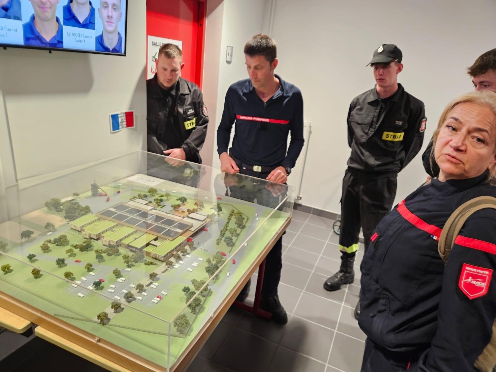 Zdjęcie w galerii na portalu naszraciborz.pl: Strażacy z OSP Miedonia z partnerską wizytą we Francji wiadomości z regionu