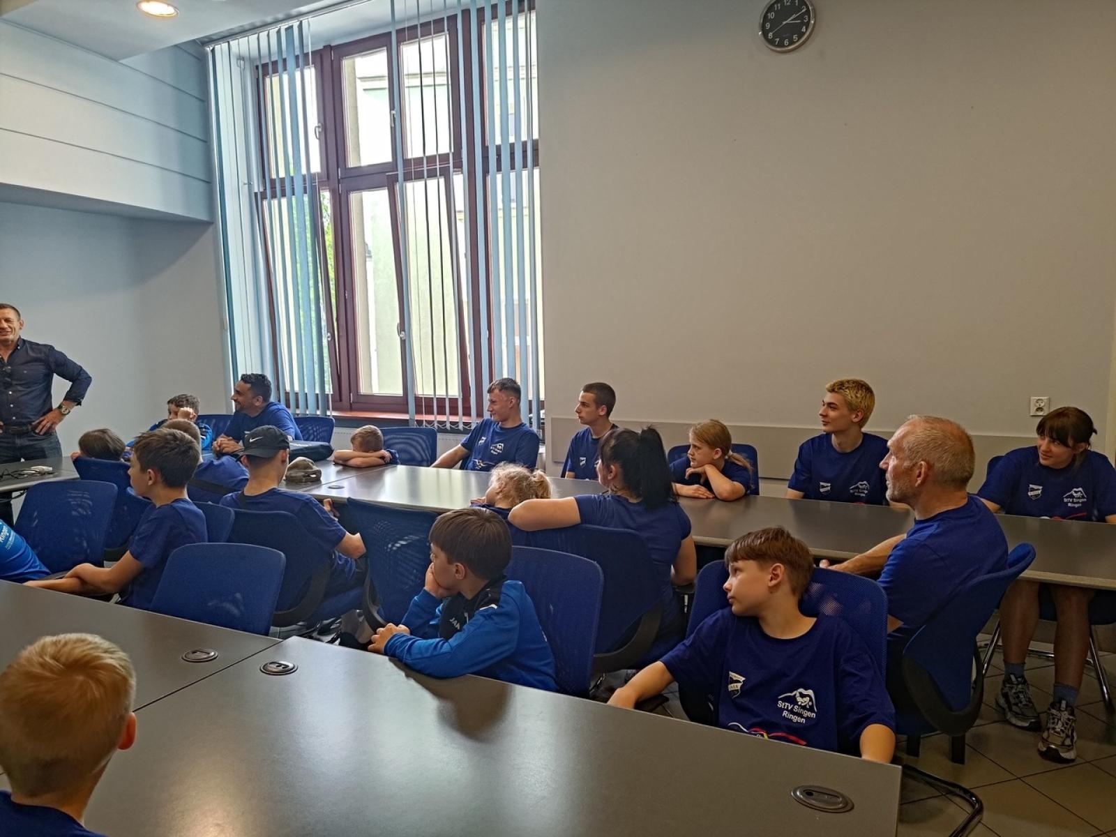 Zdjęcie w galerii na portalu naszraciborz.pl: Młodzi sportowcy z wymiany niemiecko-ukraińskiej gościli w raciborskim magistracie wiadomości z regionu