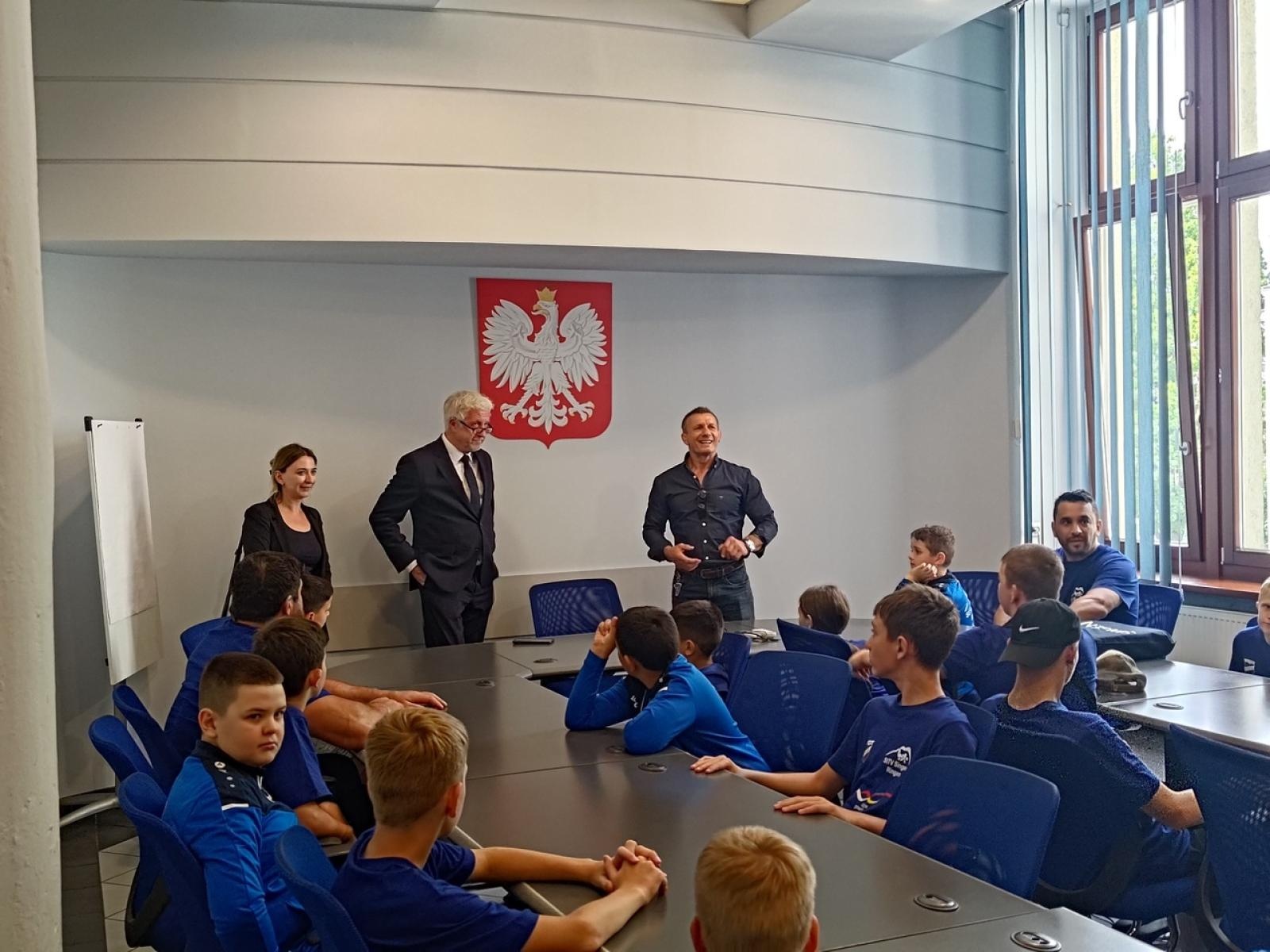Zdjęcie w galerii na portalu naszraciborz.pl: Młodzi sportowcy z wymiany niemiecko-ukraińskiej gościli w raciborskim magistracie wiadomości z regionu