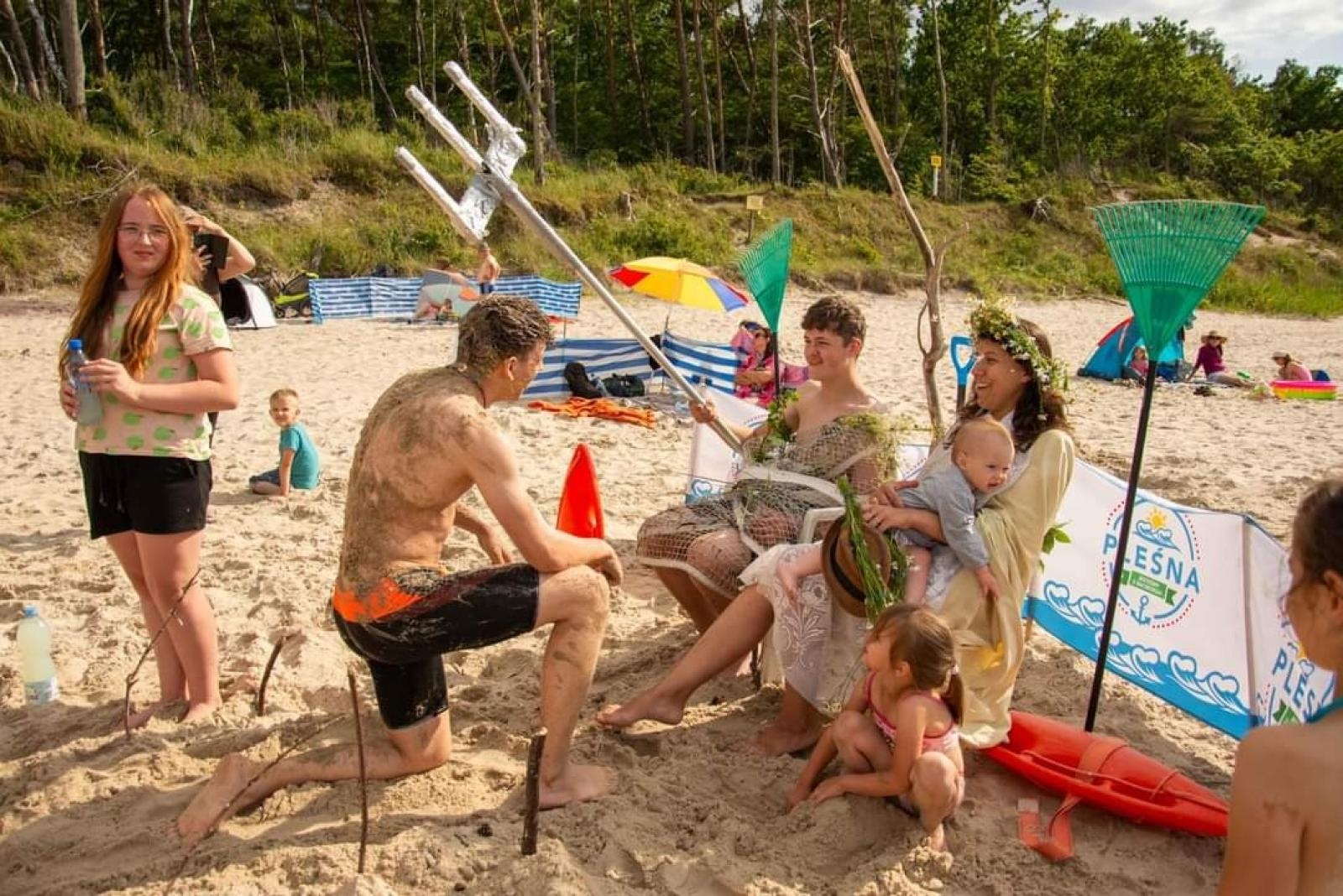 Zdjęcie w galerii na portalu naszraciborz.pl: ZWIADOWCY nad morzem. Kolonie w Pleśnej wiadomości z regionu