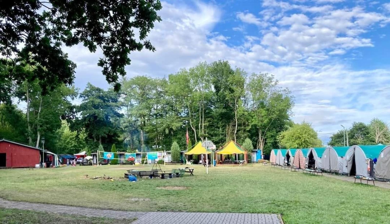 Zdjęcie w galerii na portalu naszraciborz.pl: ZWIADOWCY nad morzem. Kolonie w Pleśnej wiadomości z regionu