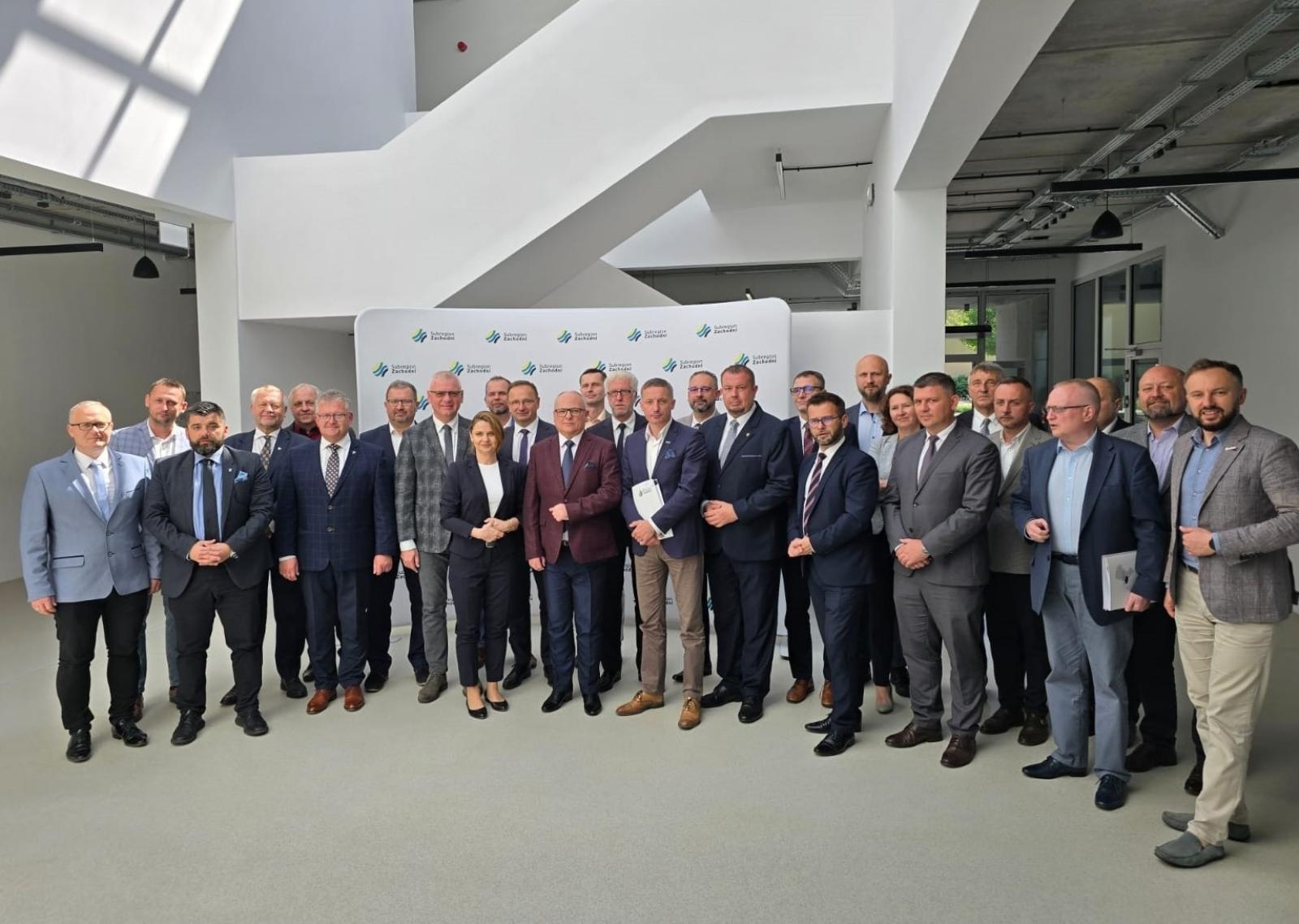 Zdjęcie w galerii na portalu naszraciborz.pl: Nowe władze w Subregionie Zachodnim wiadomości z regionu