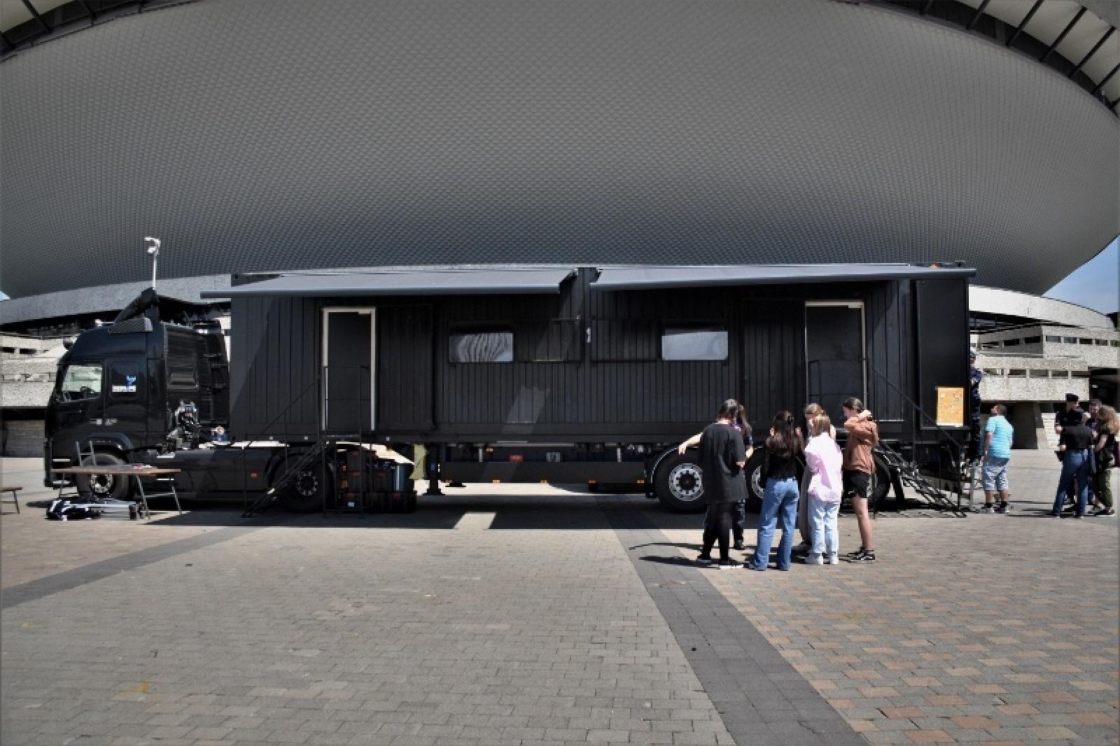 Zdjęcie w galerii na portalu naszraciborz.pl: Raciborscy pogranicznicy wzięli udział w kampanii edukacyjnej Escape Truck wiadomości z regionu