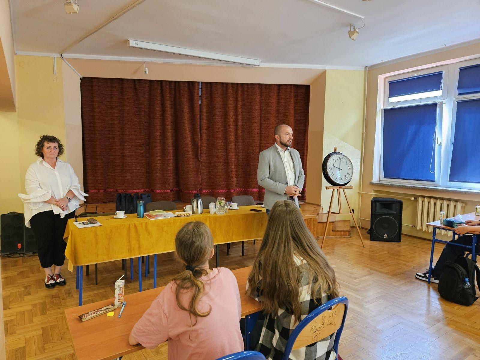 Zdjęcie w galerii na portalu naszraciborz.pl: Uczniowie szkół podstawowych sprawdzili swój zakres wiedzy z matematyki i przyrody wiadomości z regionu