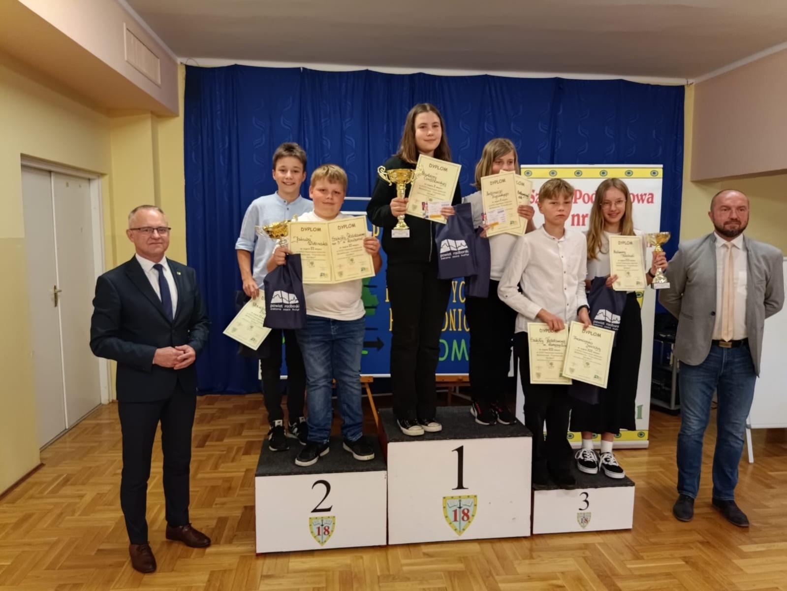 Zdjęcie w galerii na portalu naszraciborz.pl: Uczniowie szkół podstawowych sprawdzili swój zakres wiedzy z matematyki i przyrody wiadomości z regionu