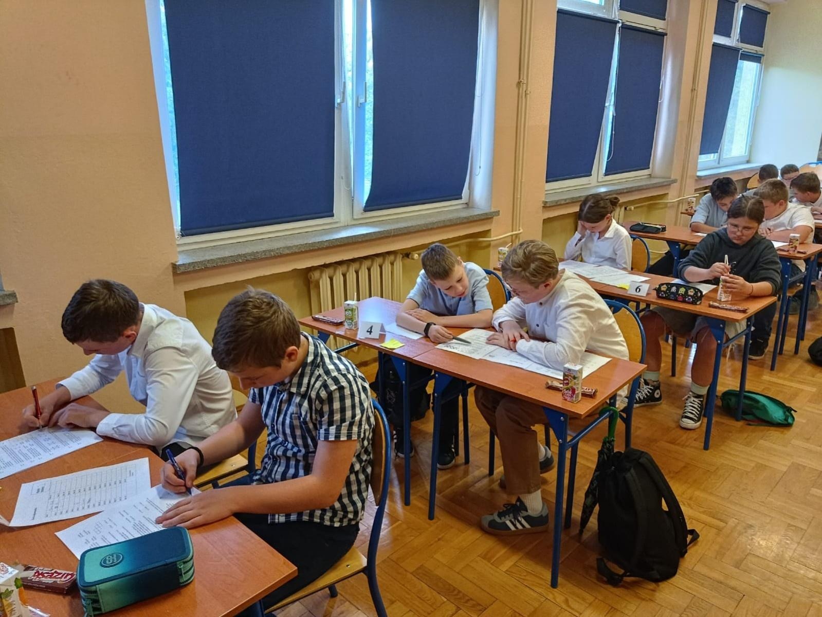 Zdjęcie w galerii na portalu naszraciborz.pl: Uczniowie szkół podstawowych sprawdzili swój zakres wiedzy z matematyki i przyrody wiadomości z regionu