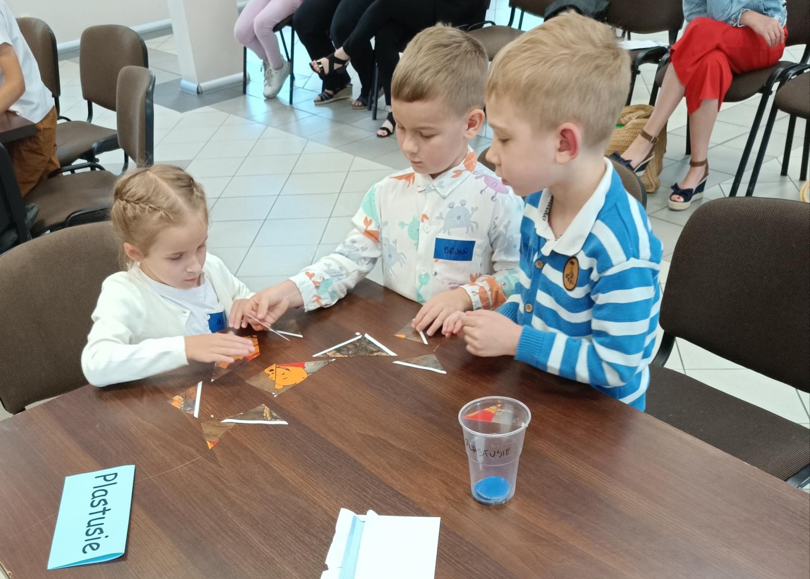 Zdjęcie w galerii na portalu naszraciborz.pl: Podróż do świata bajek. Gminny Konkurs Wiedzy Bajkowej w Pietrowicach Wielkich wiadomości z regionu