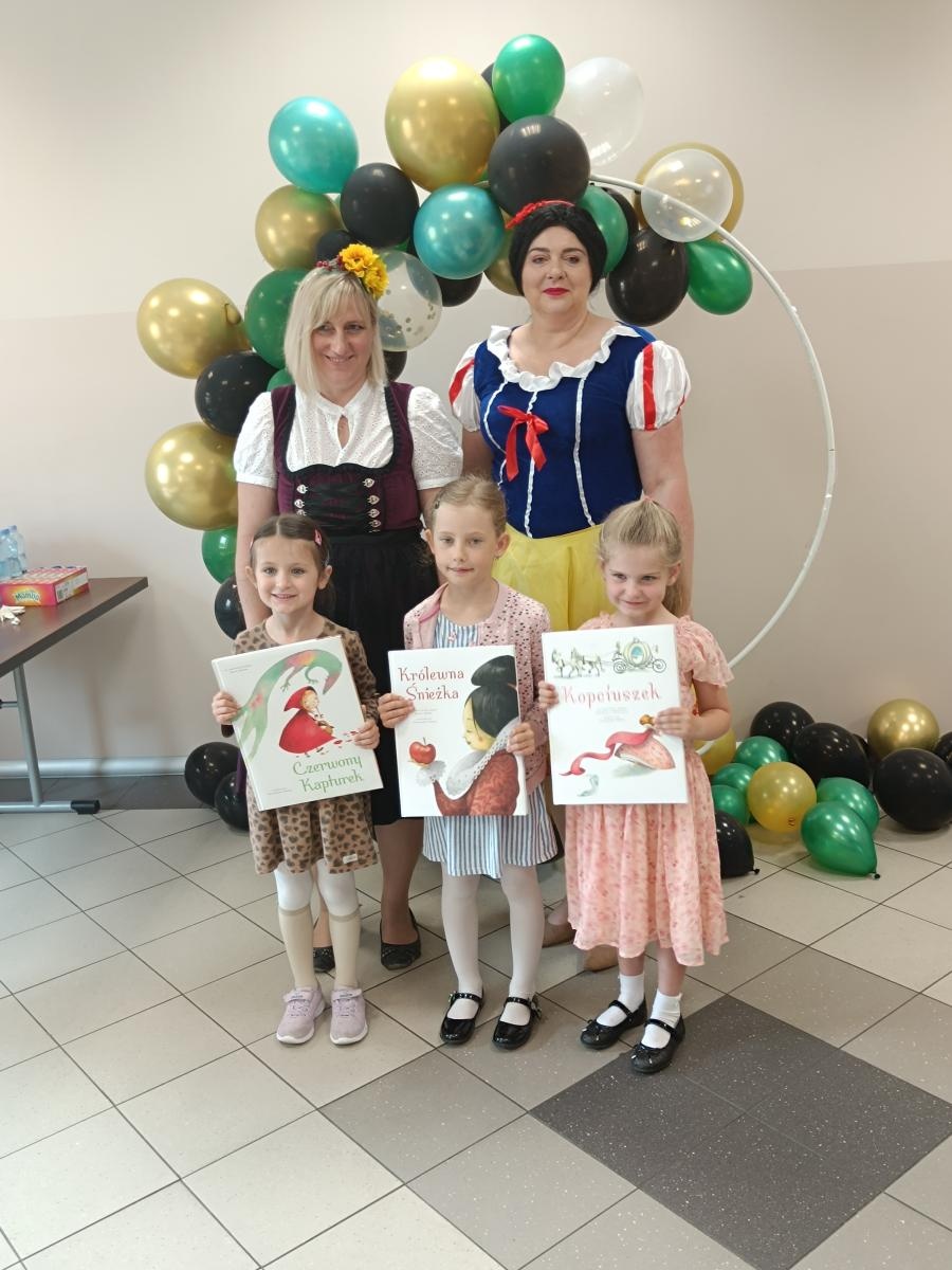 Zdjęcie w galerii na portalu naszraciborz.pl: Podróż do świata bajek. Gminny Konkurs Wiedzy Bajkowej w Pietrowicach Wielkich wiadomości z regionu
