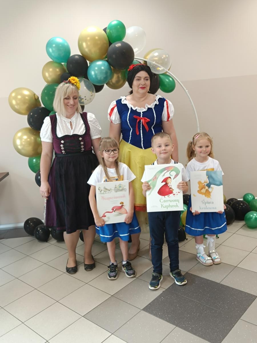 Zdjęcie w galerii na portalu naszraciborz.pl: Podróż do świata bajek. Gminny Konkurs Wiedzy Bajkowej w Pietrowicach Wielkich wiadomości z regionu