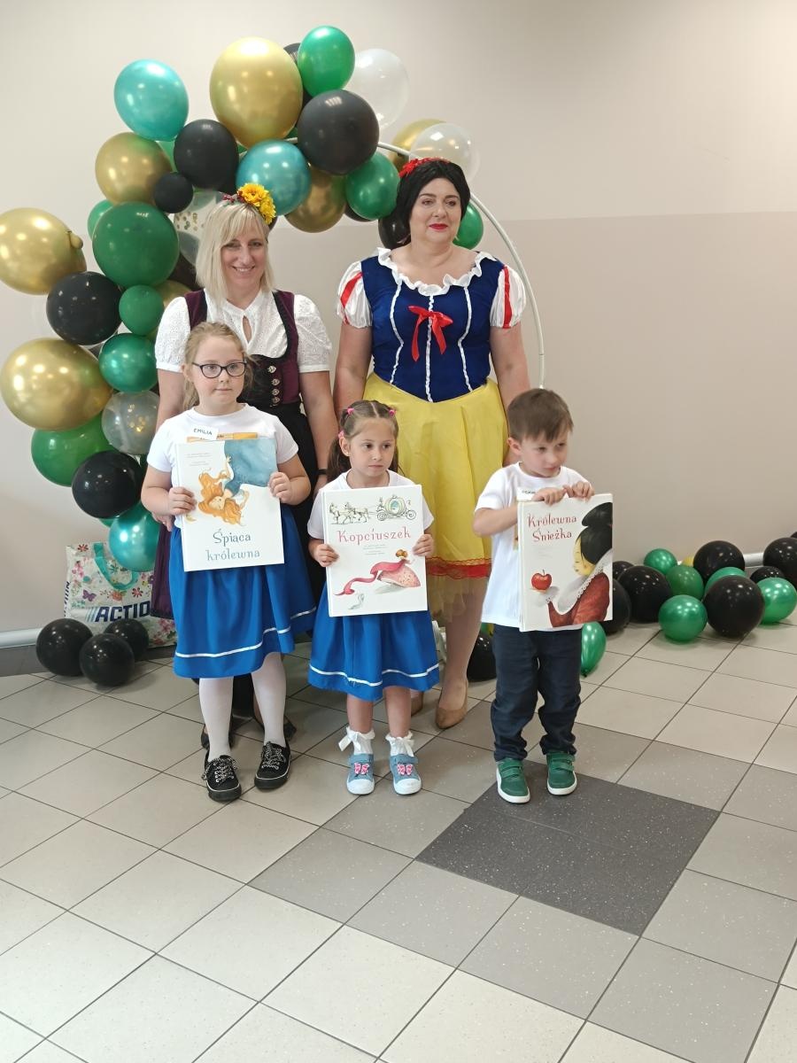 Zdjęcie w galerii na portalu naszraciborz.pl: Podróż do świata bajek. Gminny Konkurs Wiedzy Bajkowej w Pietrowicach Wielkich wiadomości z regionu