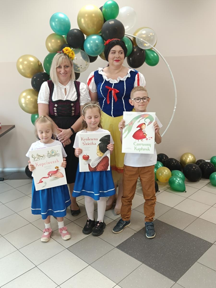 Zdjęcie w galerii na portalu naszraciborz.pl: Podróż do świata bajek. Gminny Konkurs Wiedzy Bajkowej w Pietrowicach Wielkich wiadomości z regionu