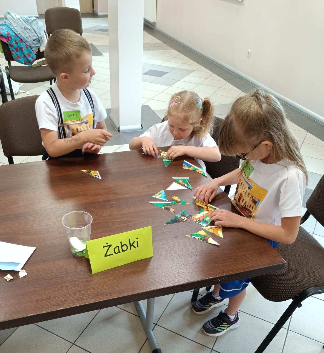 Zdjęcie w galerii na portalu naszraciborz.pl: Podróż do świata bajek. Gminny Konkurs Wiedzy Bajkowej w Pietrowicach Wielkich wiadomości z regionu