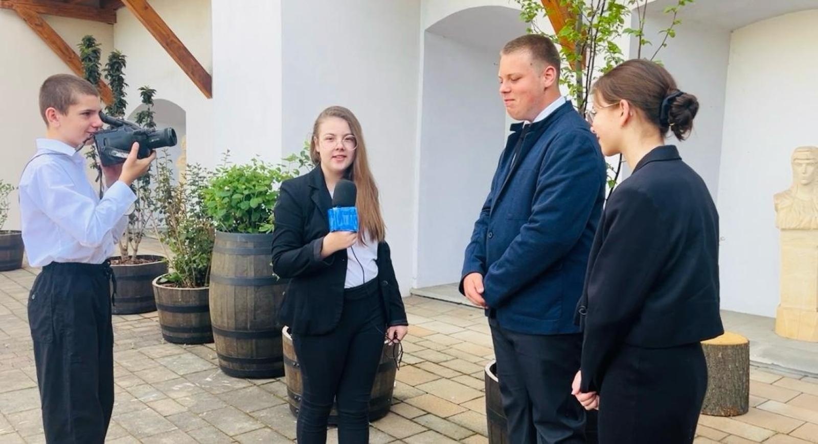 Zdjęcie w galerii na portalu naszraciborz.pl: Filmołaki. Zamek Piastowski zamienił się w plener filmowy wiadomości z regionu