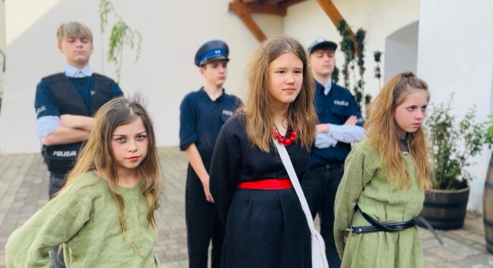 Zdjęcie w galerii na portalu naszraciborz.pl: Filmołaki. Zamek Piastowski zamienił się w plener filmowy wiadomości z regionu