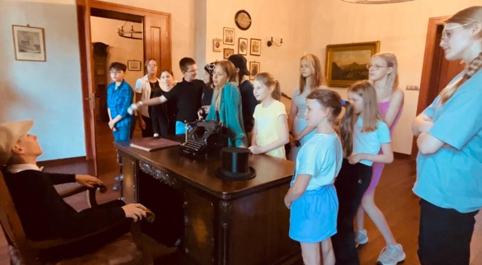 Zdjęcie w galerii na portalu naszraciborz.pl: Filmołaki. Zamek Piastowski zamienił się w plener filmowy wiadomości z regionu