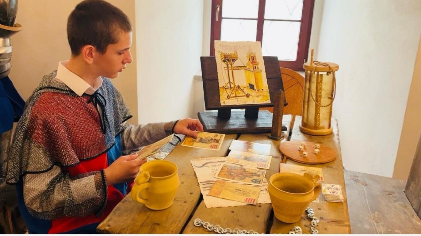 Zdjęcie w galerii na portalu naszraciborz.pl: Filmołaki. Zamek Piastowski zamienił się w plener filmowy wiadomości z regionu