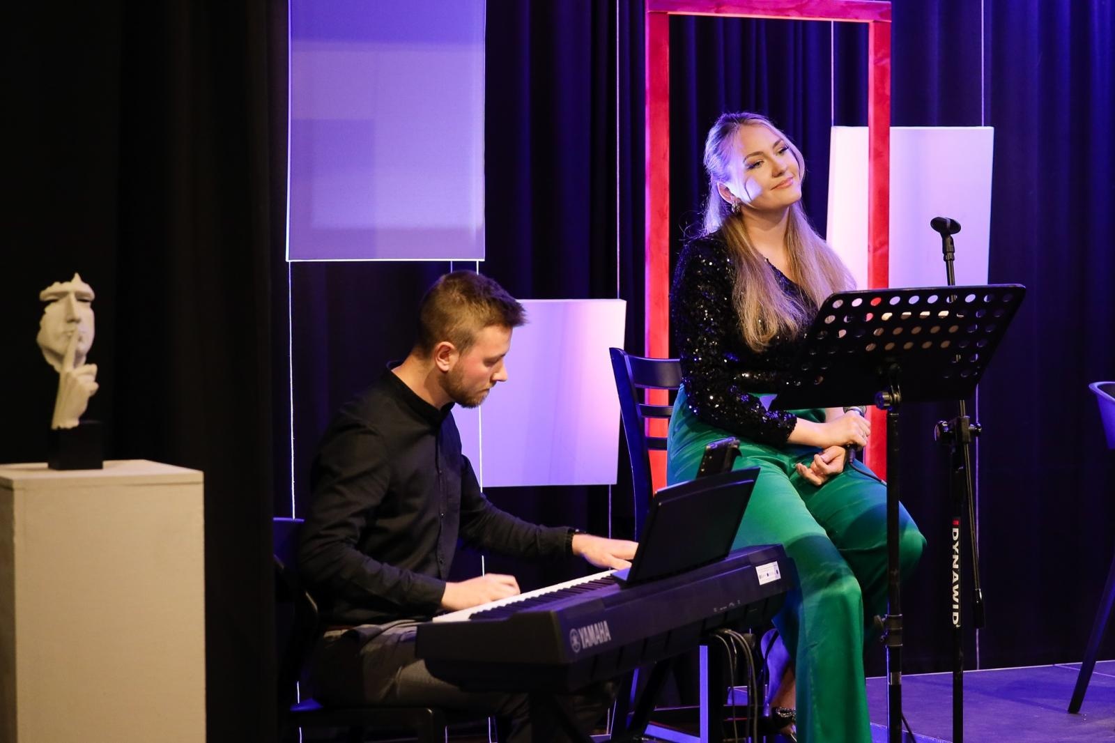 Zdjęcie w galerii na portalu naszraciborz.pl: Józef Maria Ruszar gościem Almanachu Prowincjonalnego wiadomości z regionu