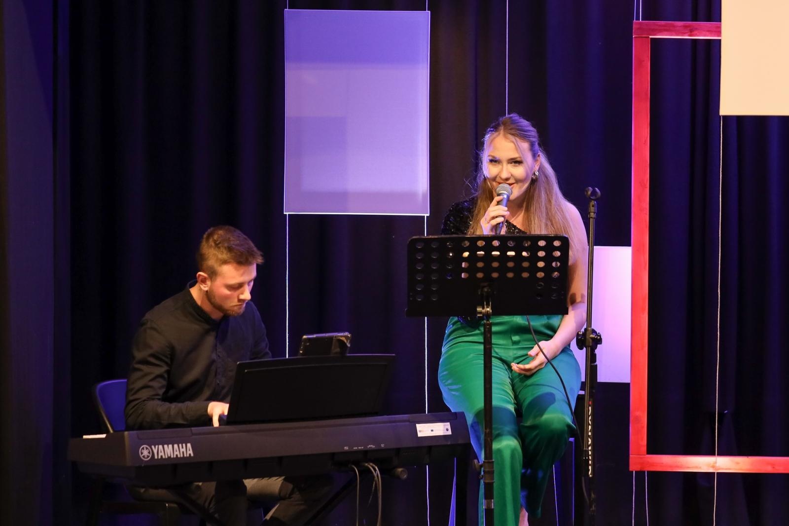 Zdjęcie w galerii na portalu naszraciborz.pl: Józef Maria Ruszar gościem Almanachu Prowincjonalnego wiadomości z regionu