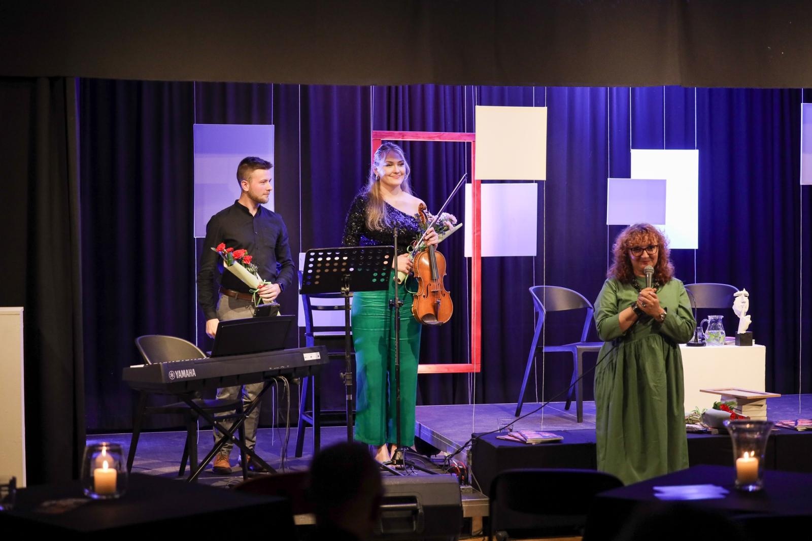 Zdjęcie w galerii na portalu naszraciborz.pl: Józef Maria Ruszar gościem Almanachu Prowincjonalnego wiadomości z regionu