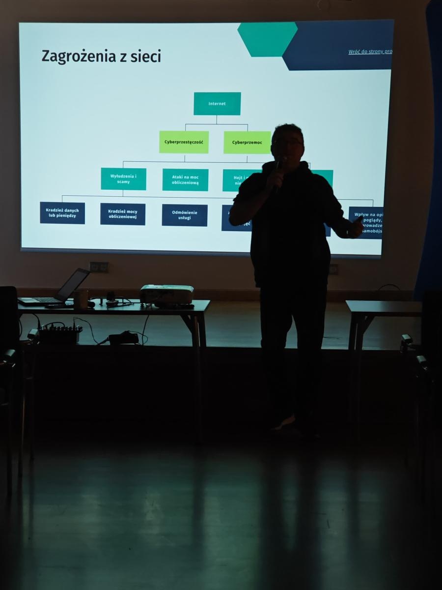 Zdjęcie w galerii na portalu naszraciborz.pl: 1300 uczniów przewinęło się przez zamek. Szkolono ich z cyberbezpieczeństwa wiadomości z regionu