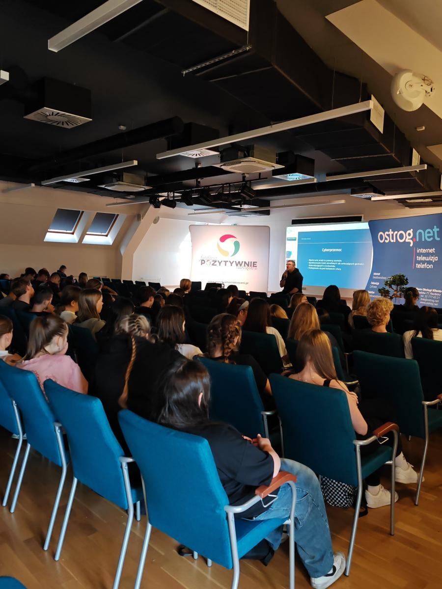 Zdjęcie w galerii na portalu naszraciborz.pl: 1300 uczniów przewinęło się przez zamek. Szkolono ich z cyberbezpieczeństwa wiadomości z regionu