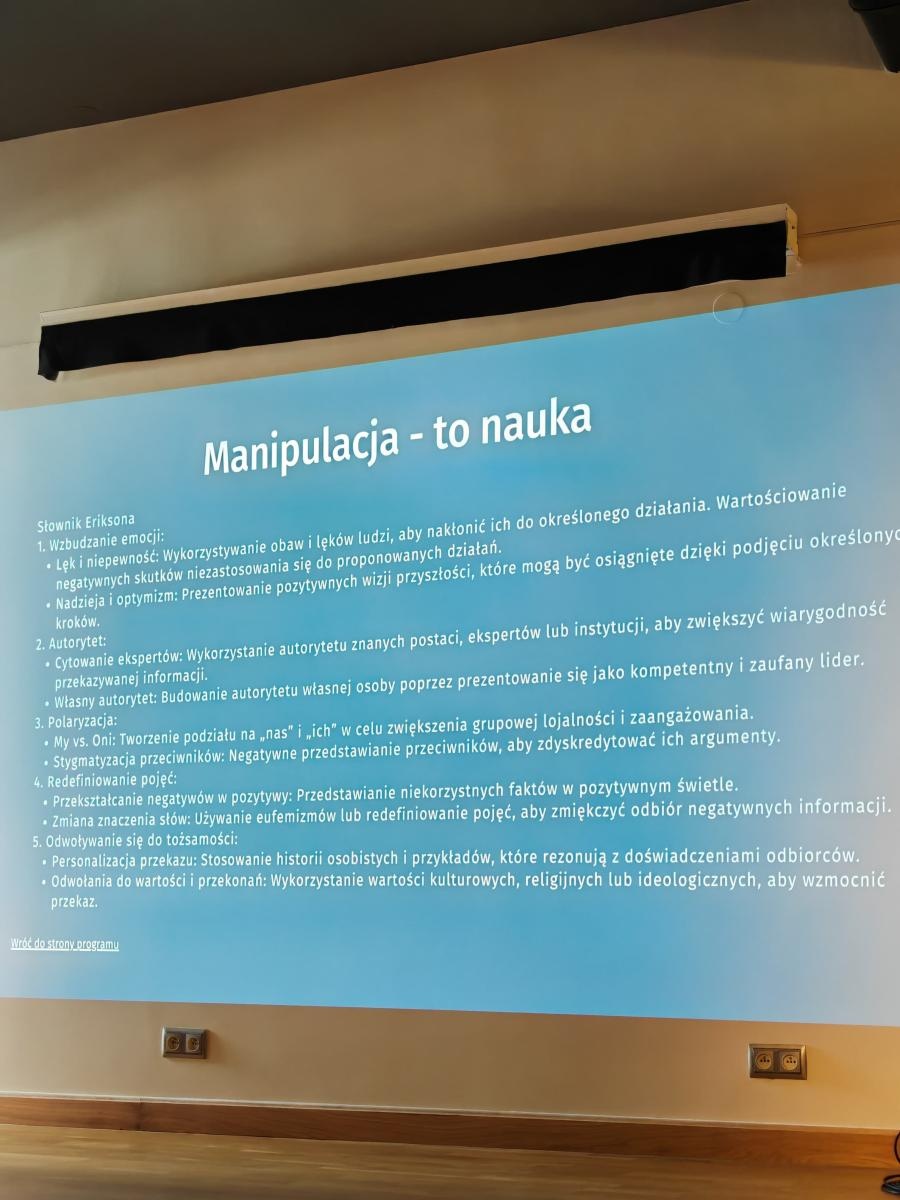 Zdjęcie w galerii na portalu naszraciborz.pl: 1300 uczniów przewinęło się przez zamek. Szkolono ich z cyberbezpieczeństwa wiadomości z regionu