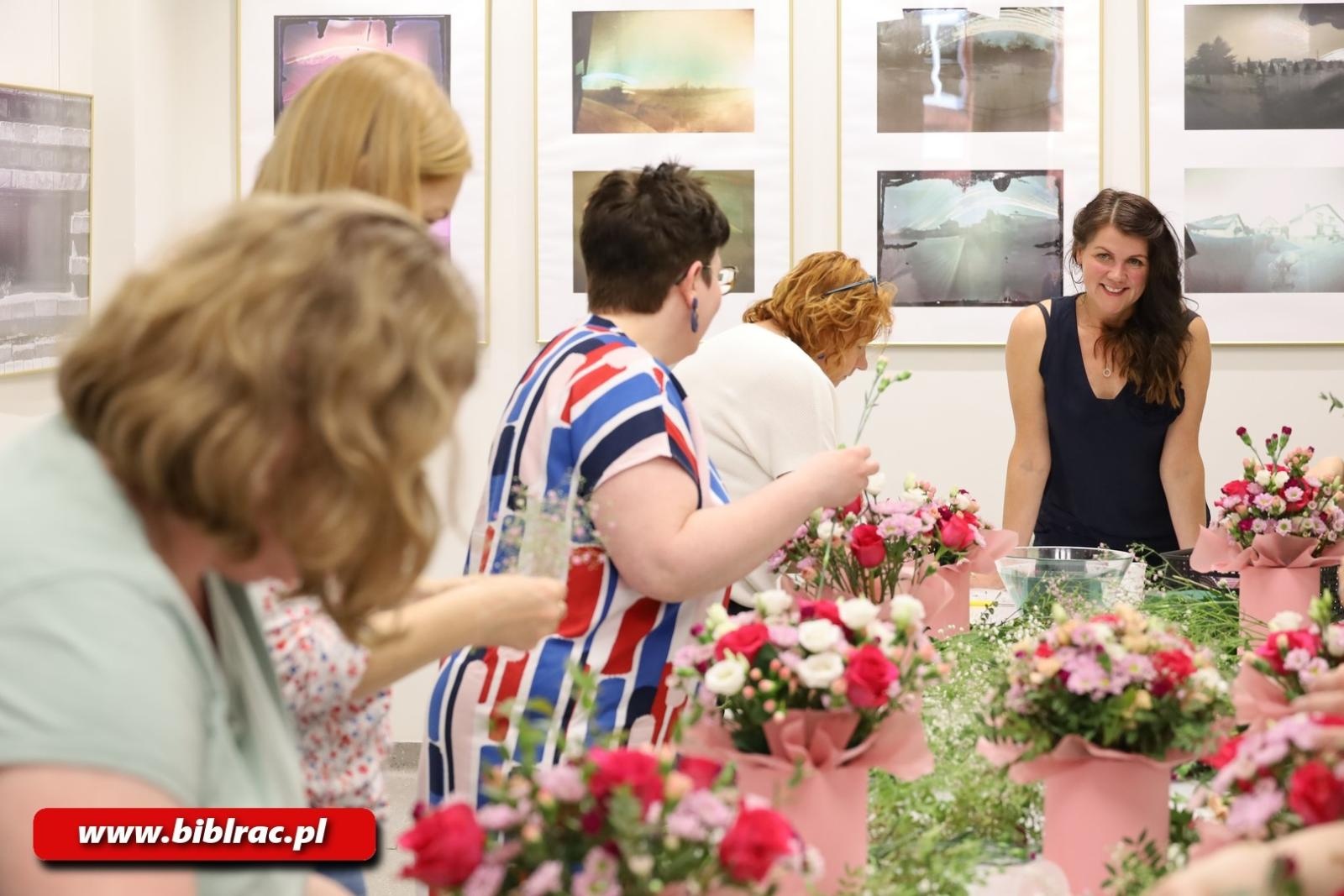 Zdjęcie w galerii na portalu naszraciborz.pl: Warsztaty FlowerBox w raciborskiej bibliotece wiadomości z regionu