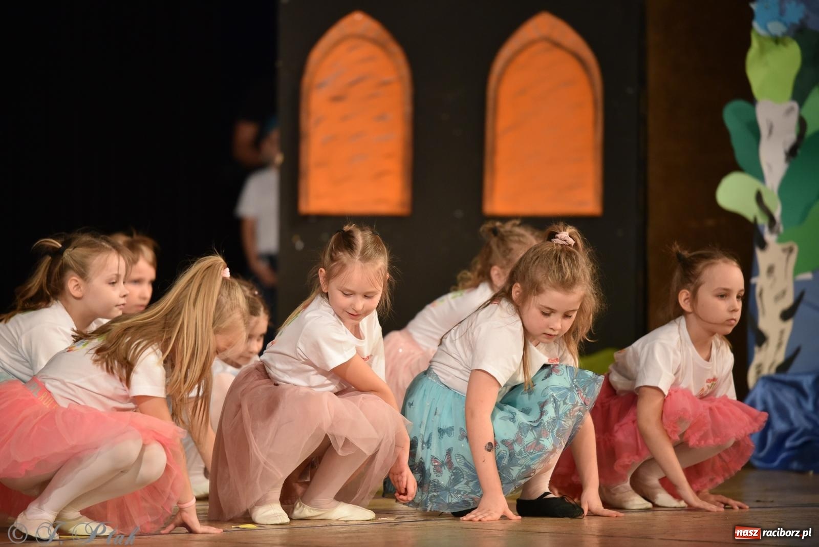 Zdjęcie w galerii na portalu naszraciborz.pl: Królewna Śnieżka na 50. urodziny Przedszkola nr 11 wiadomości z regionu